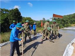 Sư đoàn 3: Giúp đỡ nhân dân các địa phương hơn 4.000 ngày công lao động